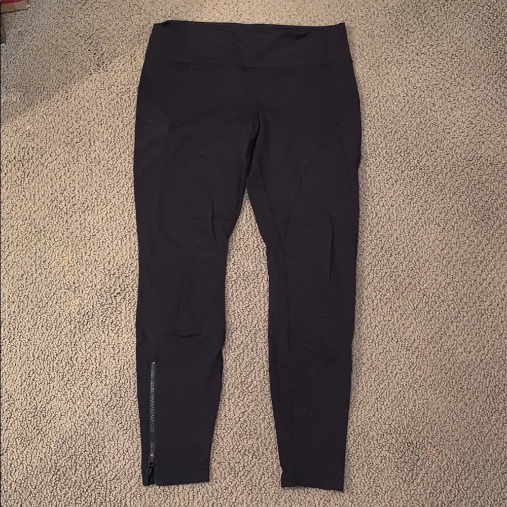 Black Lulu lemon leggings